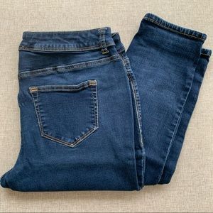 Non-Distressed Maurices High Rise Skinny Jean